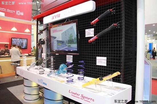 王者归来 日本避震品牌KYB亮相上海车展，以赛道基因重塑汽车减震器标杆